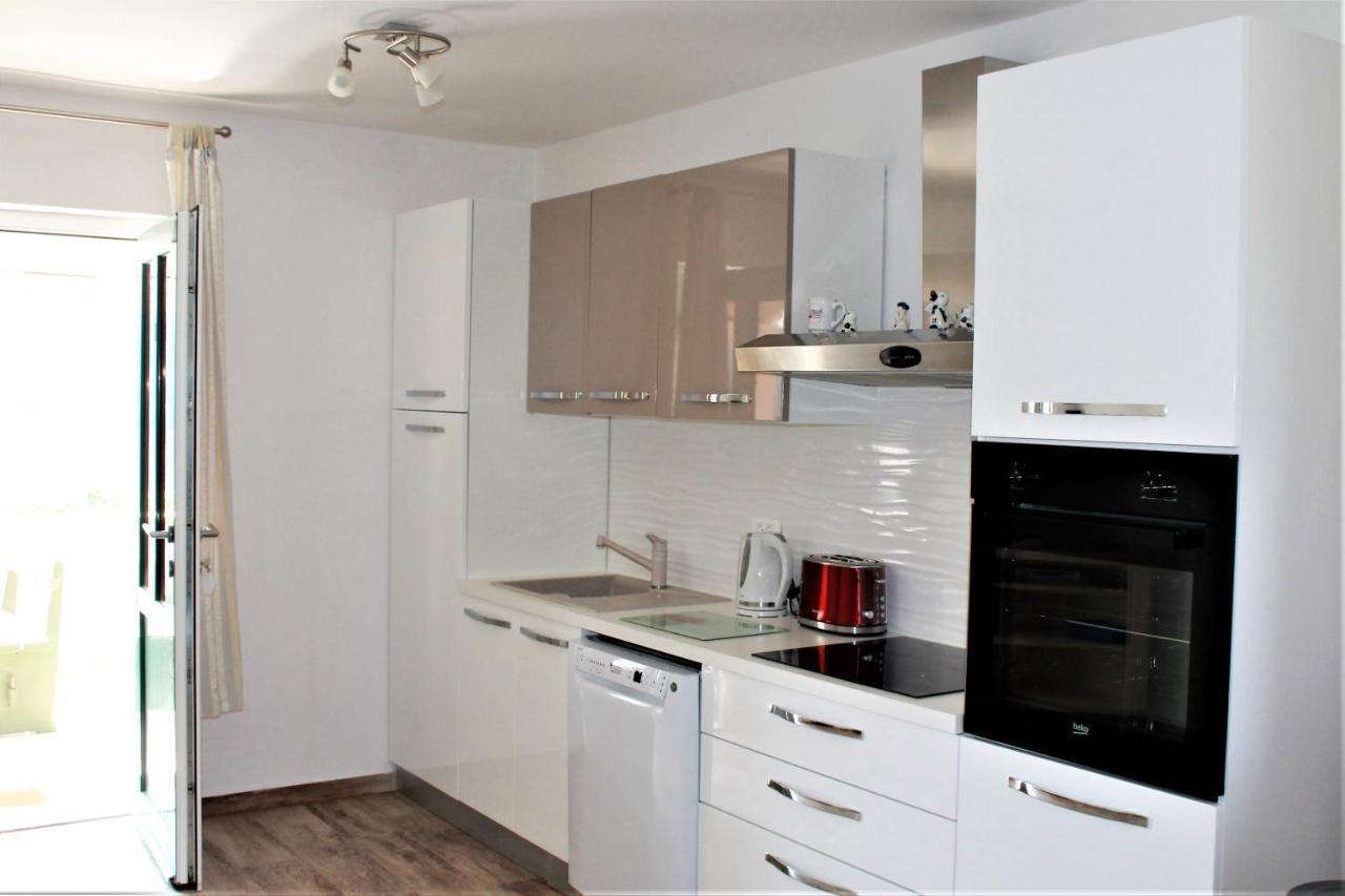 Apartmani Klaudija 瓦伦 外观 照片