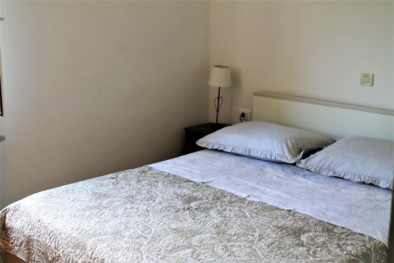 Apartmani Klaudija 瓦伦 外观 照片