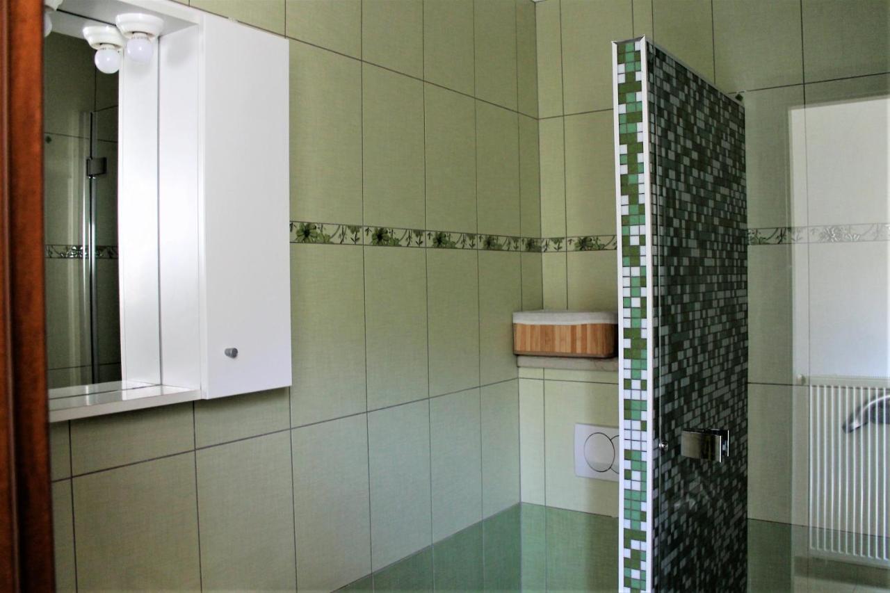 Apartmani Klaudija 瓦伦 外观 照片