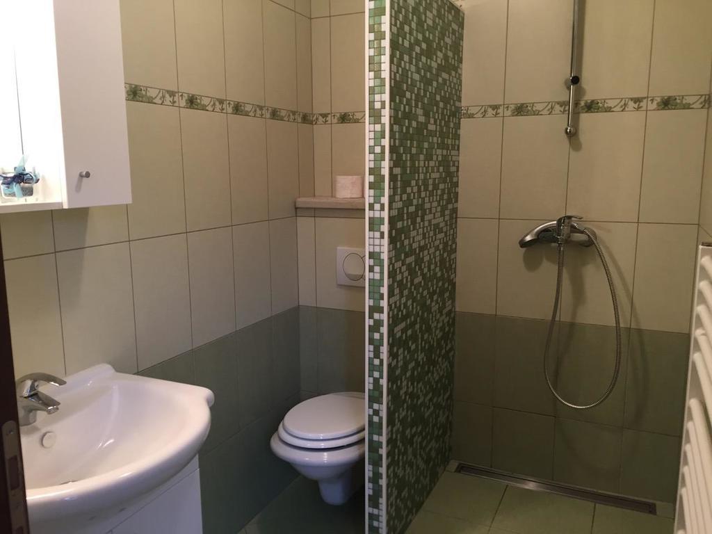 Apartmani Klaudija 瓦伦 外观 照片